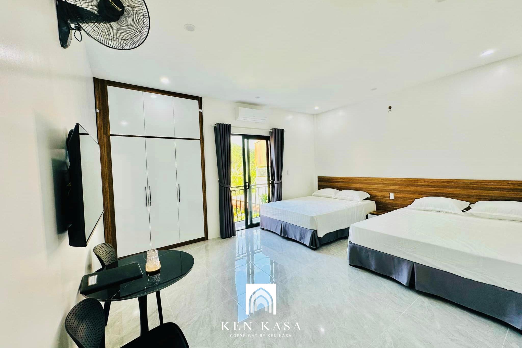 trang tr&iacute; trong thiết kế nội thất homestay phong c&aacute;ch tối giản